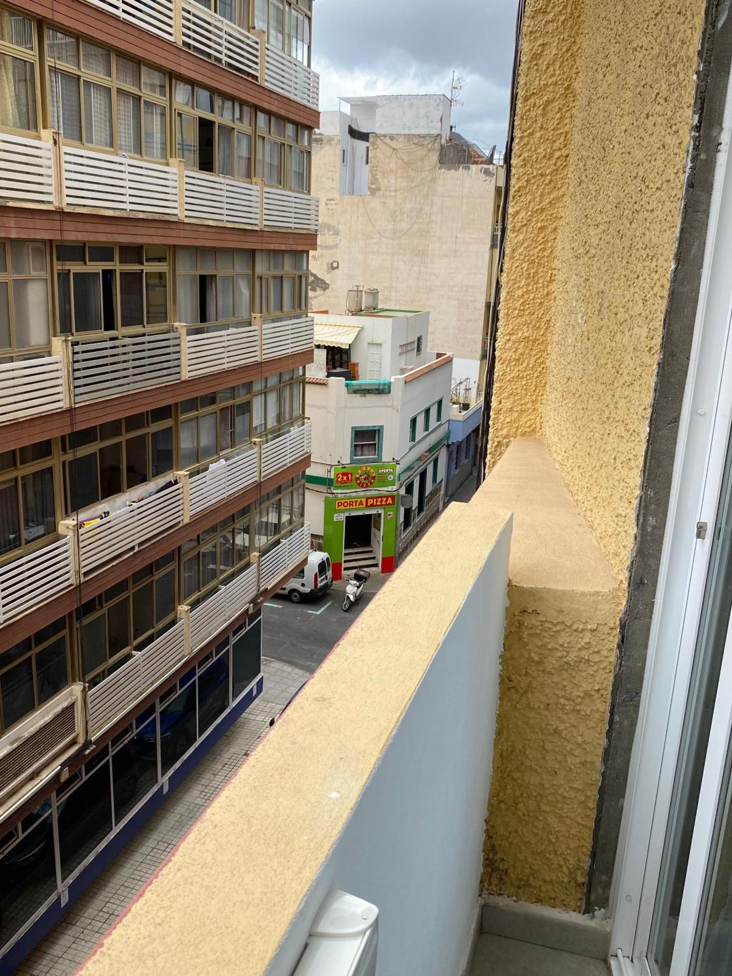 Apartment With Small Balcony
